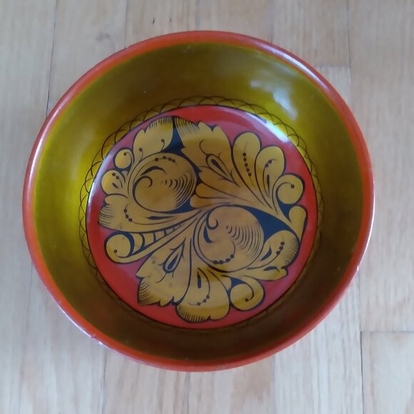 Host Pick ~Vintage Handmade Wooden bowl, Made in Ukraine - Picture 2 of 3